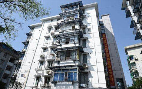 住建部：加强既有建筑改造利用 努力把老房子改造成好房子