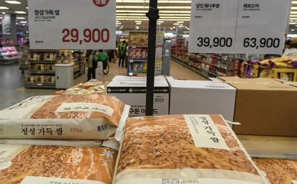 从天天米饭到每周三次：日本米价飞涨改变民众饮食习惯