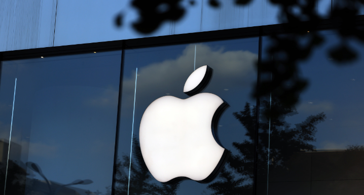 库克表态:苹果将大幅加码AI投资并开放并购