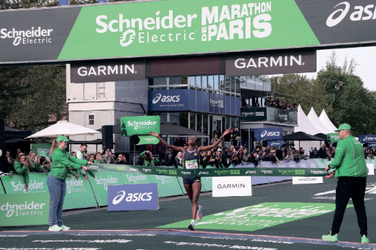 2026巴黎马拉松落幕 埃塞俄比亚选手打破女子赛事记录